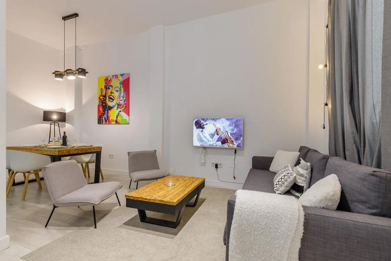 Apartamentos Tribuna Màlaga 0*,