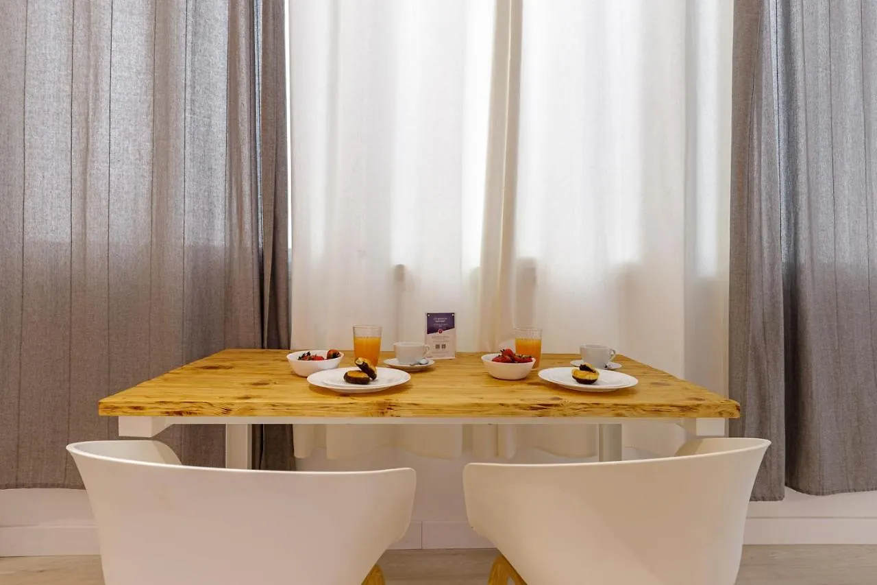 Apartmán Apartamentos Tribuna Màlaga